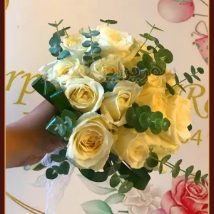 دسته گل طبیعی رز سفید Natural bouquet of white roses 4