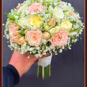 دسته گل طبیعی ملیسا a bouquet of natural melisa