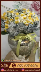 cake and Daffodil flower box کیک و باکس گل نرگس