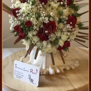 3 bridal red and white rose bouquet دسته گل طبیعی رز سفید و قرمز عروس