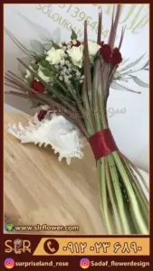 3 bridal red and white rose bouquet دسته گل طبیعی رز سفید و قرمز عروسف5
